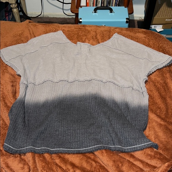 We The Free Gray Ombre V-Neck Top - Picture 4 of 5